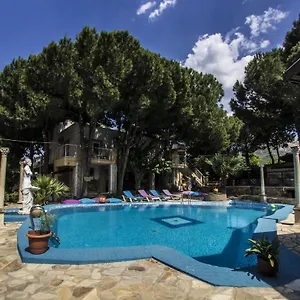 Atillas Getaway Otel